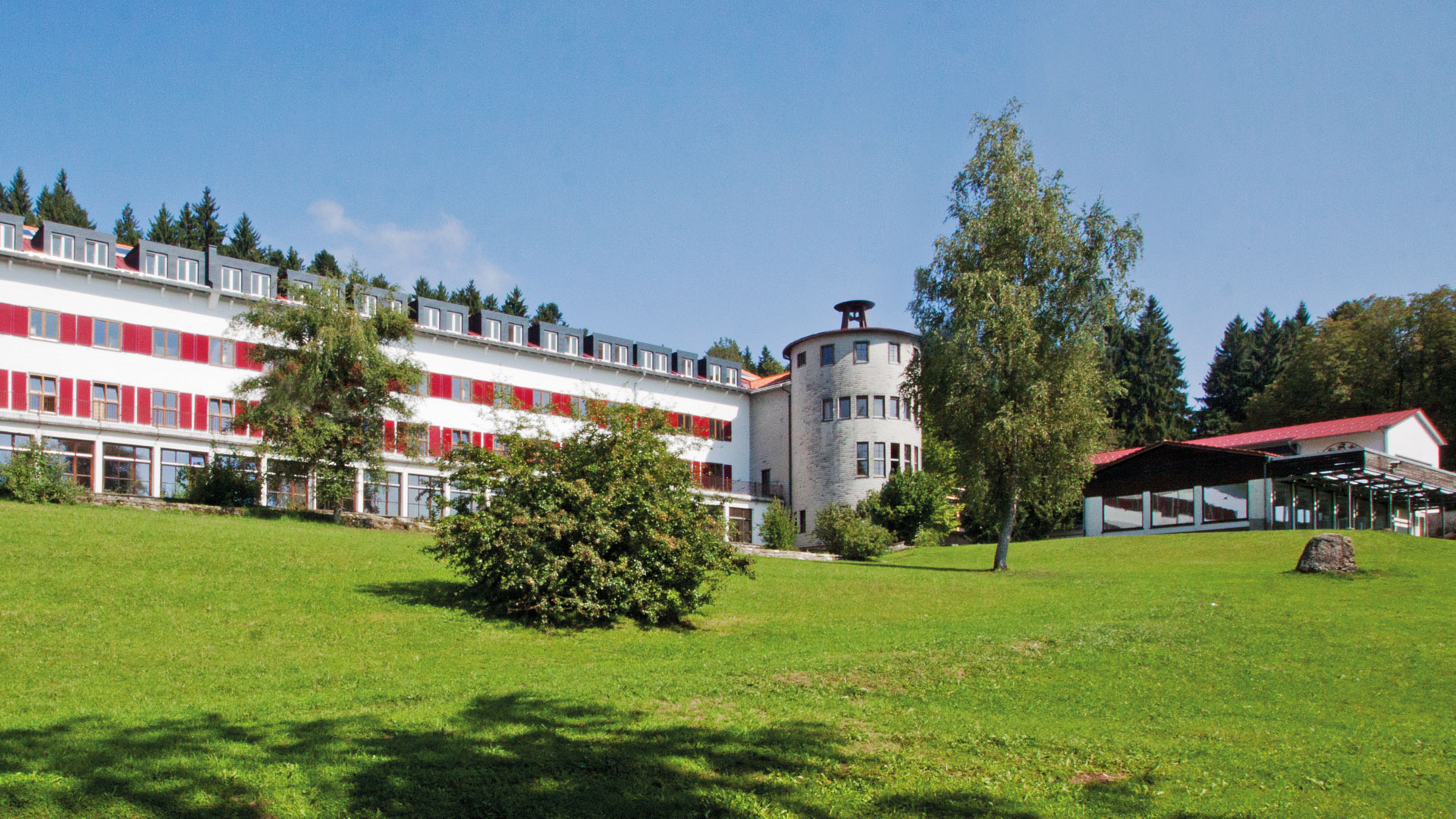 Das Jugendgästehaus-Gebäude in Lindenberg